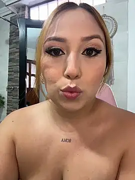 Kiarhatrixie1 online show from March 2026 06:02:01 PM