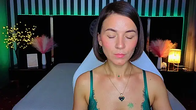 Snapshot of GracefulMichelle chatting on June 2026 07:13:01 PM GracefulMichelle online show from June 2026 07:13:01 PM