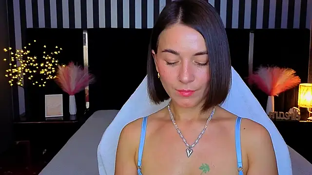 Snapshot of GracefulMichelle chatting on June 2026 07:42:02 PM GracefulMichelle online show from June 2026 07:42:02 PM