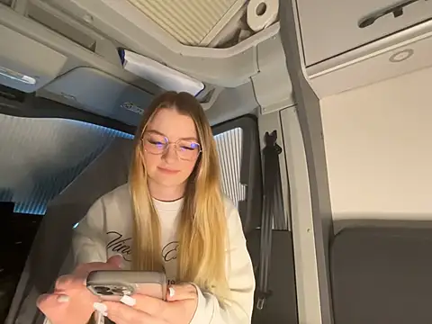 melanieTesss online show from February 2026 11:45:01 AM