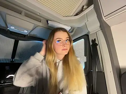 melanieTesss online show from February 2026 11:01:01 AM