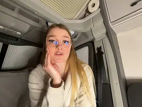 melanieTesss online show from February 2026 11:51:01 PM