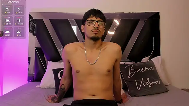 Mia Iron online show from April 2026 02:21:01 PM