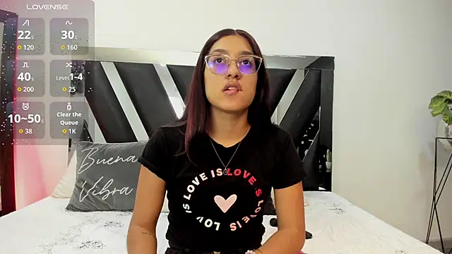 Mia Iron online show from May 2026 01:41:01 PM