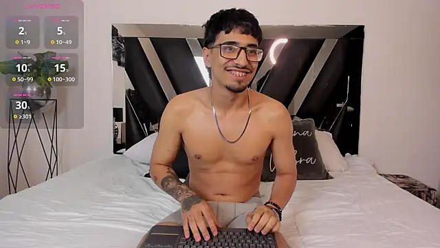 Mia Iron online show from March 2026 12:23:01 PM