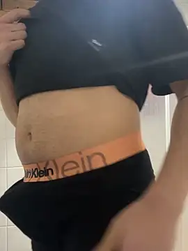 nightshiftt09 online show from February 2026 02:37:02 PM