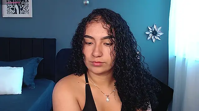 Sofia-bloom online show from February 2026 01:44:01 PM