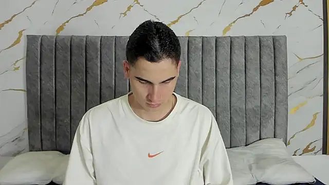 ryanlevi1 online show from February 2026 01:44:02 PM