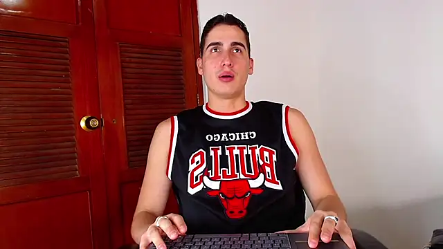 ryanlevi1 online show from February 2026 04:49:01 PM