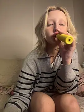 urlittlebaby666 online show from February 2026 04:53:02 PM