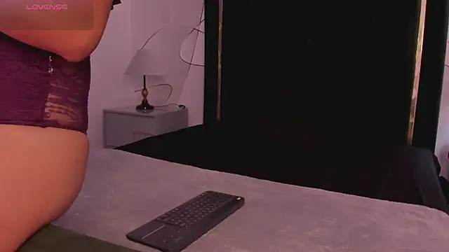 VinkSmokee online show from April 2026 06:58:01 PM