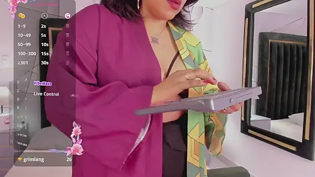 VinkSmokee online show from March 2026 02:41:01 PM