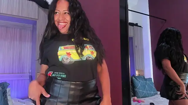 AllieBennet online show from April 2026 07:42:02 PM