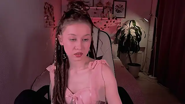 tsunamy pink online show from February 2026 02:41:02 PM