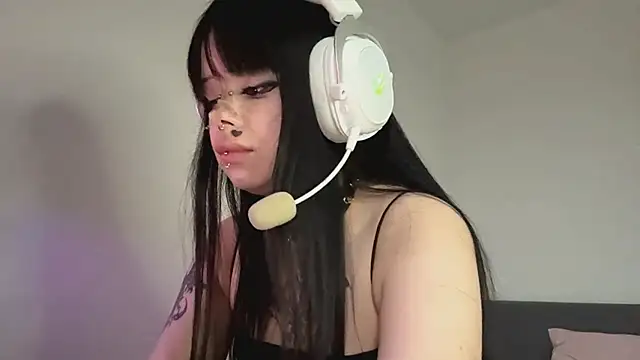 Luna Sohotti online show from April 2026 03:36:01 PM