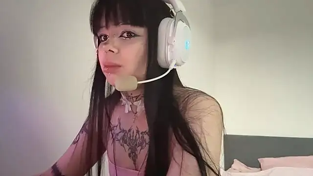 Luna Sohotti online show from April 2026 03:15:02 PM