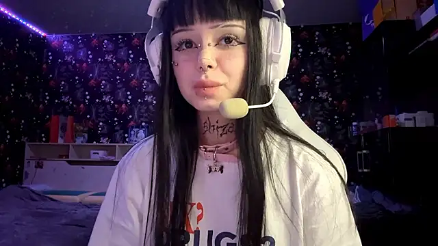 Luna Sohotti online show from March 2026 03:19:02 PM