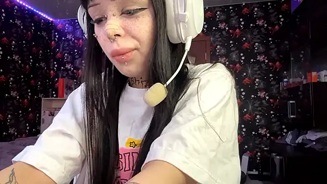 Luna Sohotti online show from March 2026 03:17:01 PM