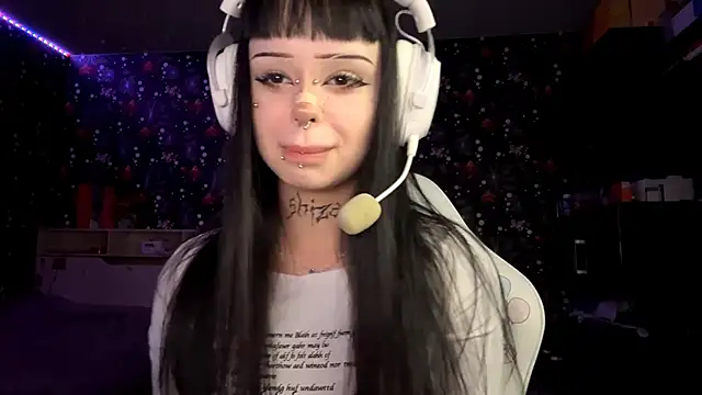 Luna Sohotti online show from February 2026 03:09:02 PM