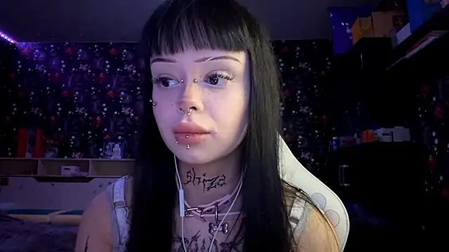 Luna Sohotti online show from February 2026 03:23:02 PM