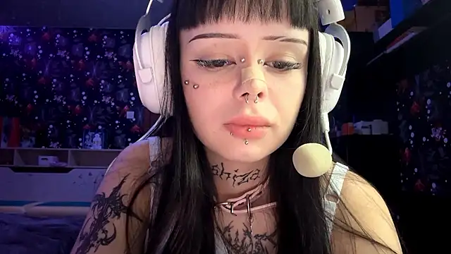 Luna Sohotti online show from February 2026 03:12:02 PM