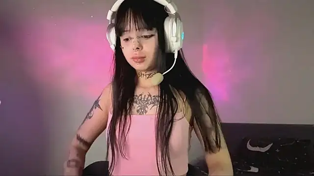 Luna Sohotti online show from April 2026 04:35:01 PM