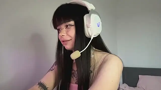 Luna Sohotti online show from April 2026 03:46:02 PM