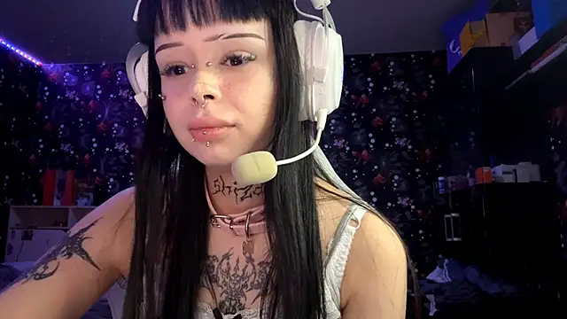 Luna Sohotti online show from February 2026 03:12:02 PM