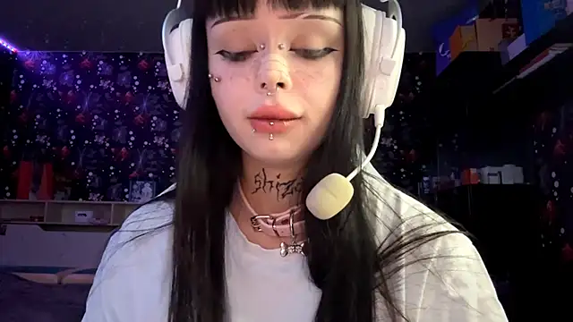 Luna Sohotti online show from March 2026 03:17:01 PM