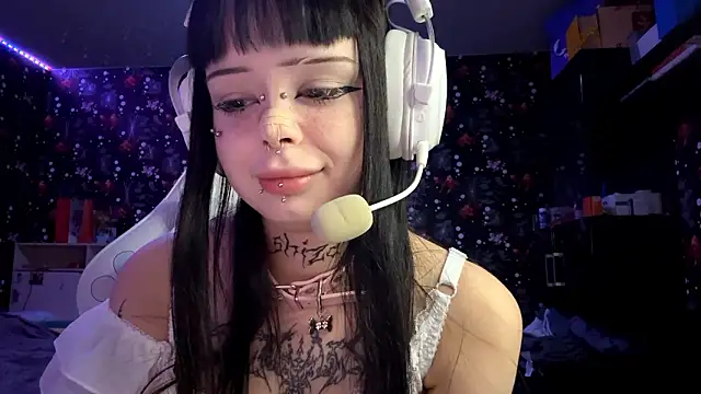 Luna Sohotti online show from March 2026 03:31:02 PM