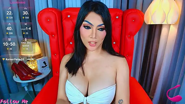 Snapshot of Laureen_Hilton chatting on May 2026 01:36:01 PM Laureen Hilton online show from May 2026 01:36:01 PM