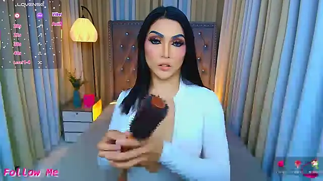 Laureen Hilton online show from April 2026 03:15:02 PM