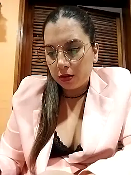 Lucia queen online show from May 2026 04:11:02 AM
