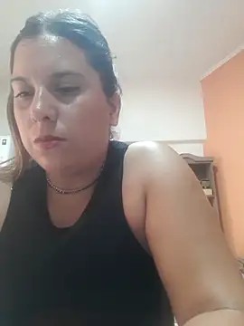 Lucia queen online show from March 2026 05:47:01 PM