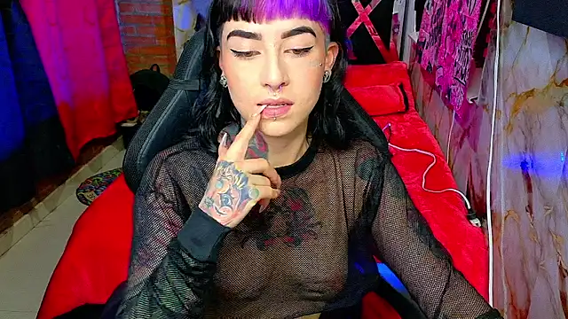 nova kitttyy online show from April 2026 01:01:01 AM