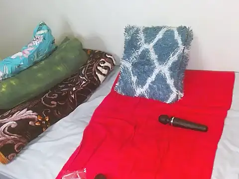 ChocoSlenderXXX online show from April 2026 05:08:02 PM