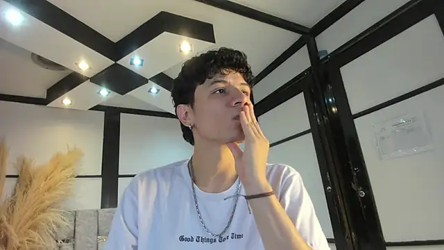 Angel St1 online show from May 2026 01:45:01 PM