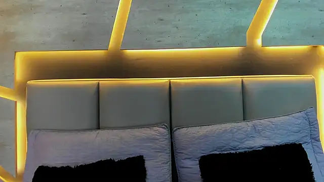 SilkNyx online show from February 2026 01:23:01 PM