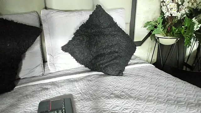 SilkNyx online show from February 2026 01:24:02 PM