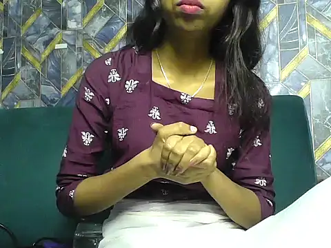 Rani1993 online show from April 2026 07:37:02 PM