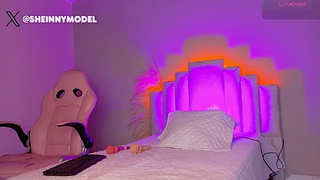 Snapshot of Sheinny_brown1 chatting on February 2026 08:08:02 PM Sheinny brown1 online show from February 2026 08:08:02 PM