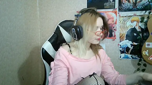 MilaTyan online show from April 2026 05:08:02 PM