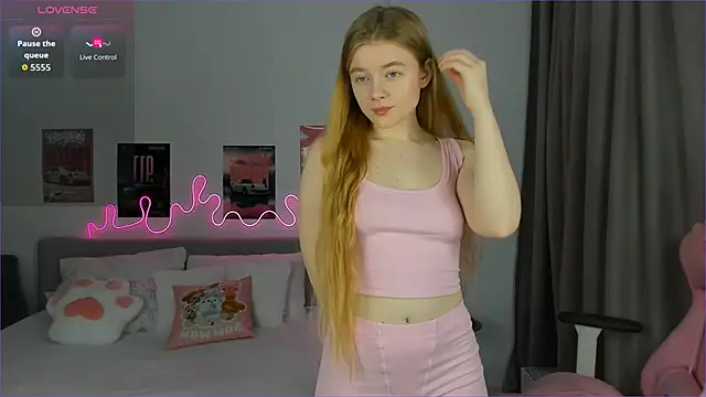 EvaRaee online show from March 2026 04:04:02 AM