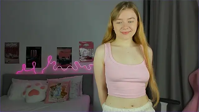 EvaRaee online show from March 2026 04:36:01 AM