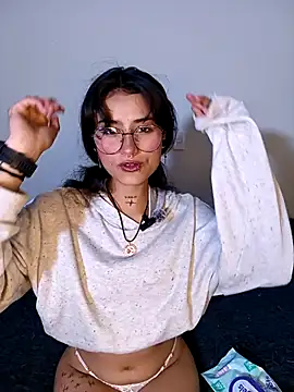 Lili  Clan online show from March 2026 11:32:02 PM