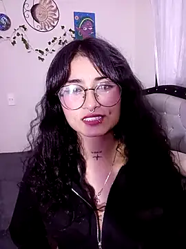 Lili  Clan online show from May 2026 05:23:02 AM