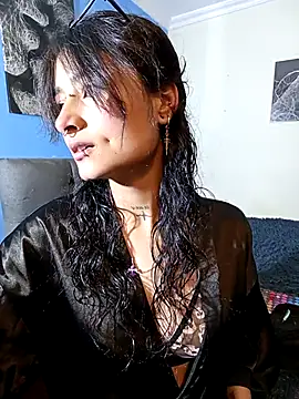 Lili  Clan online show from April 2026 06:08:02 PM