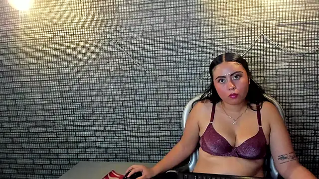 hillary bigbutt online show from March 2026 04:47:01 AM