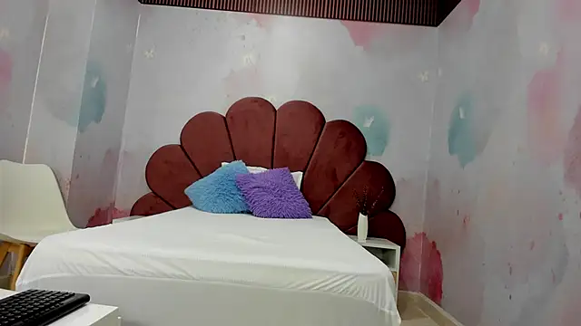 hillary bigbutt online show from March 2026 03:46:01 AM