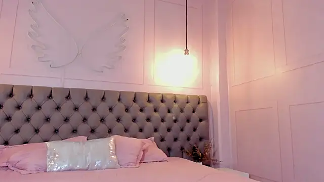 hillary bigbutt online show from March 2026 04:05:02 AM